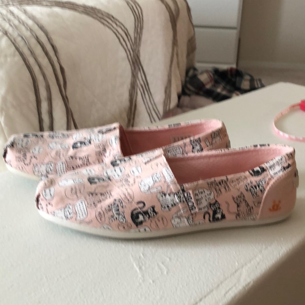 Bobs pink cat shoes never worn.